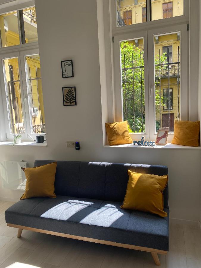 F27 Ferenc Apartment Boedapest Buitenkant foto