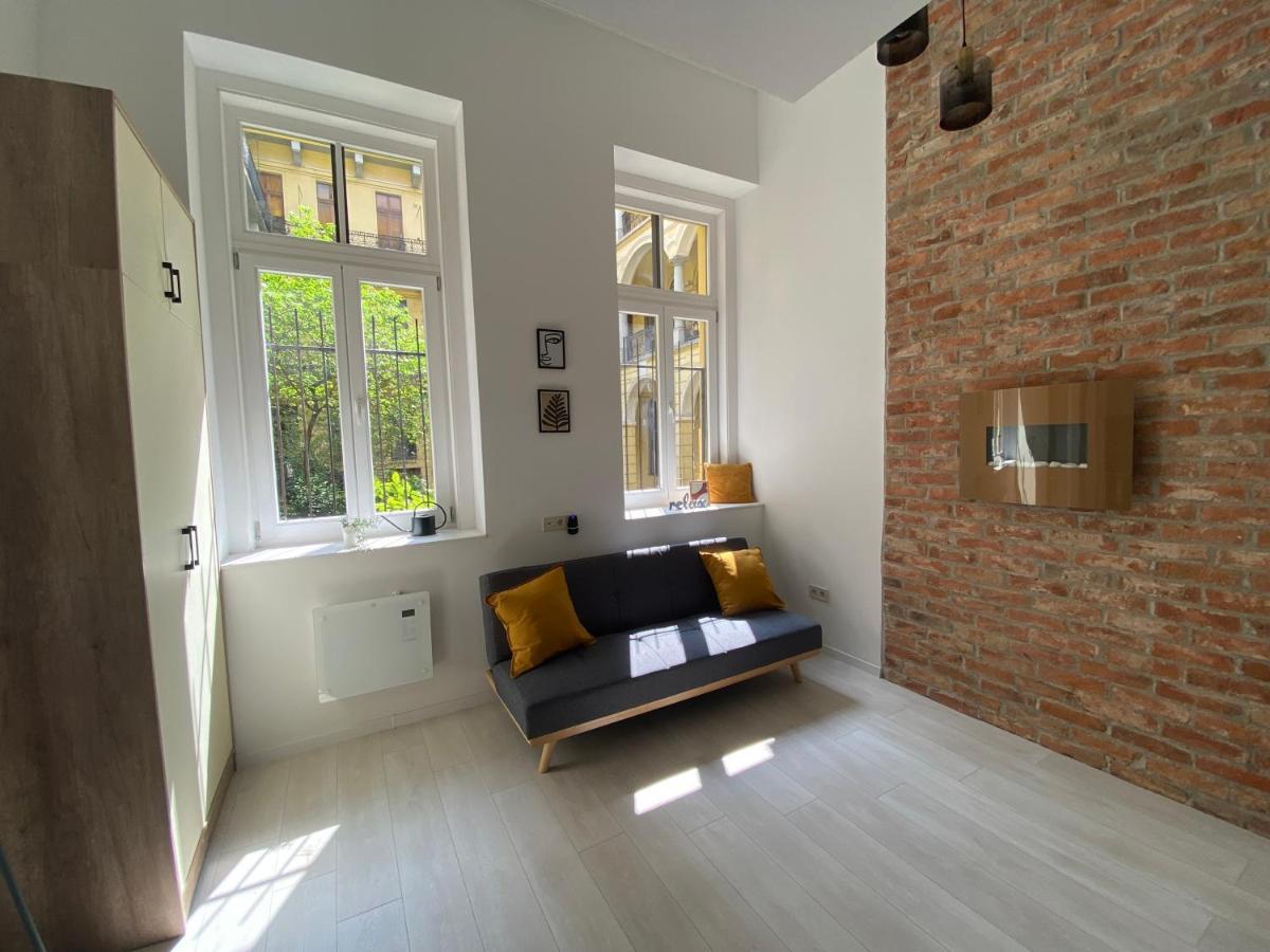 F27 Ferenc Apartment Boedapest Buitenkant foto