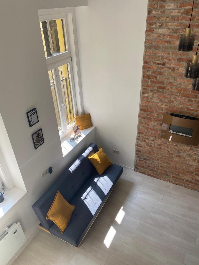 F27 Ferenc Apartment Boedapest Buitenkant foto
